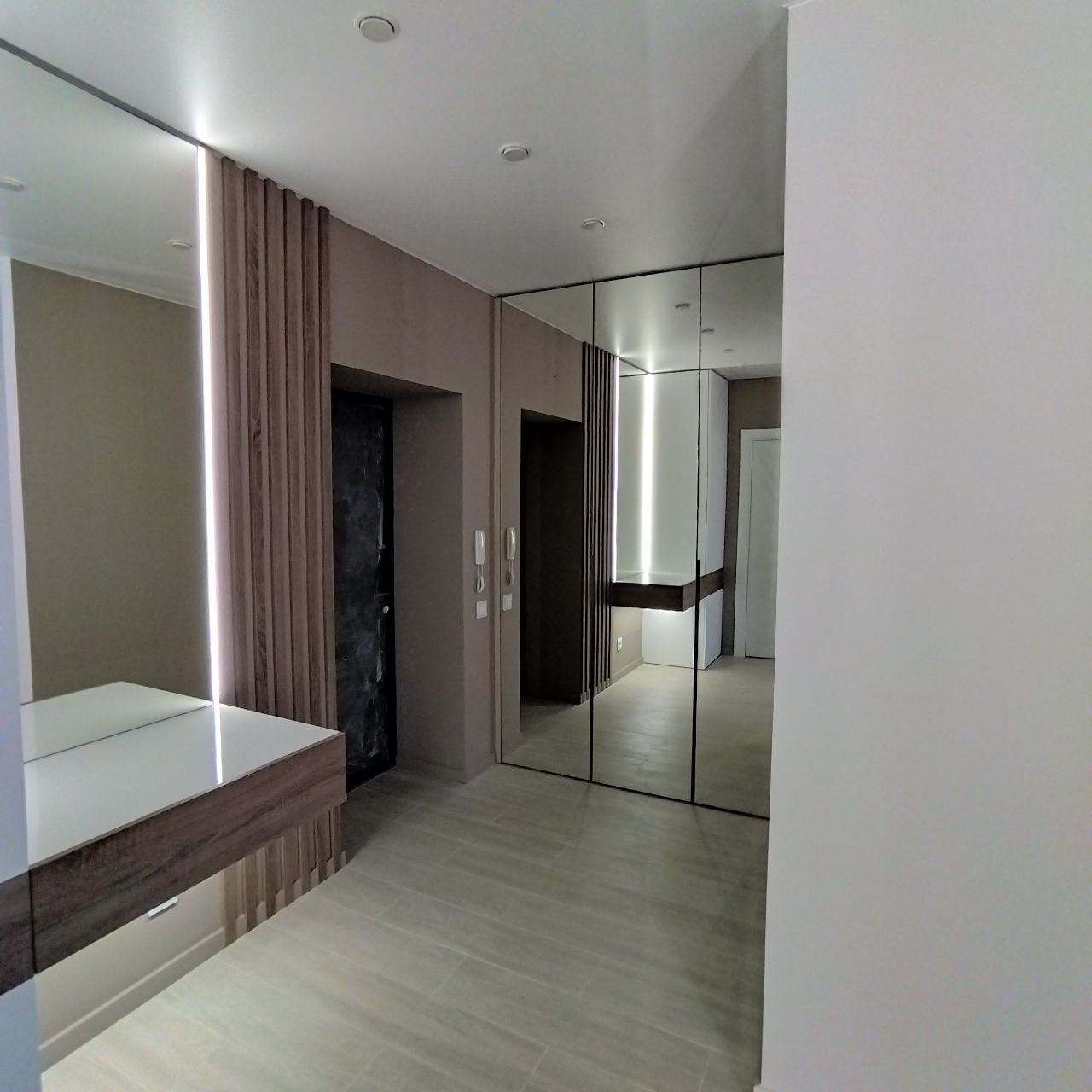 02_Kollektionen/03_Projekten/Fill_projekten_pack/Гардеробки_Шкафы/photo_2022-04-09_19-23-59